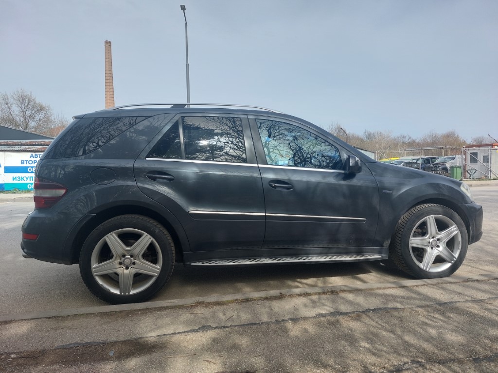 mercedes-benz-ml-164-facelift-amg-350-CDI-231-2010-7 На Части: Mercedes-Benz ML 164 Facelift AMG 350 CDI 231 кс 2010